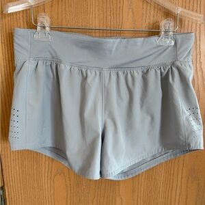 UNDER ARMOUR Like New 3” Inseam Athlete Running Workout Gray Shorts Womens Large